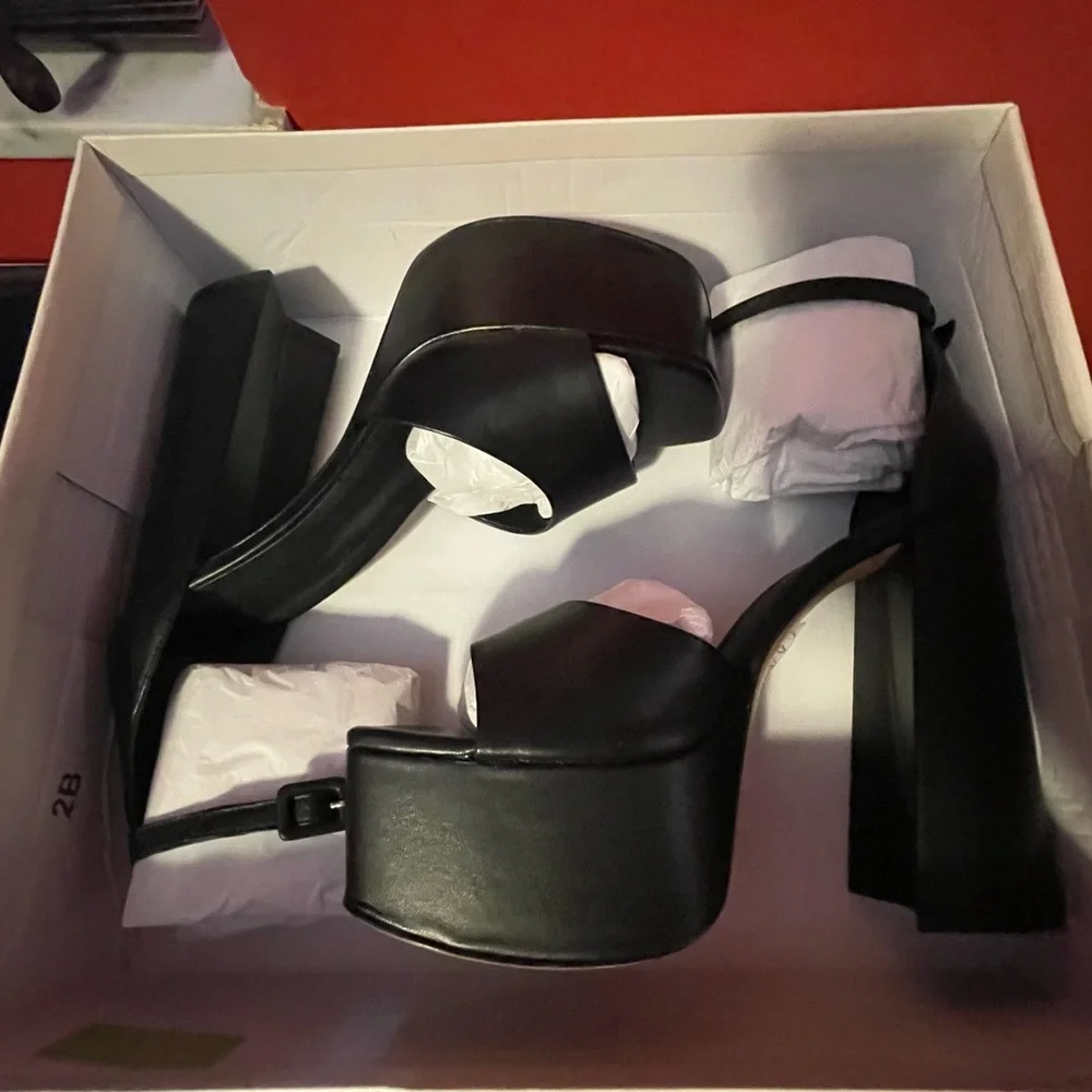 Schutz Lenne Blk Nappa Leather Sandal 9.5 NIB - Picture 4 of 11